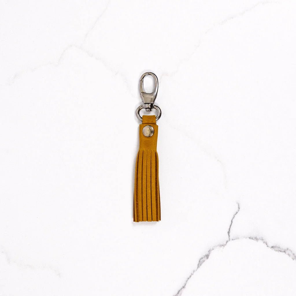 Leather Tassel – dusk i ekte skinn fra Thread & Maple - Strikkeredet Design - Tilbehør i ekte lær