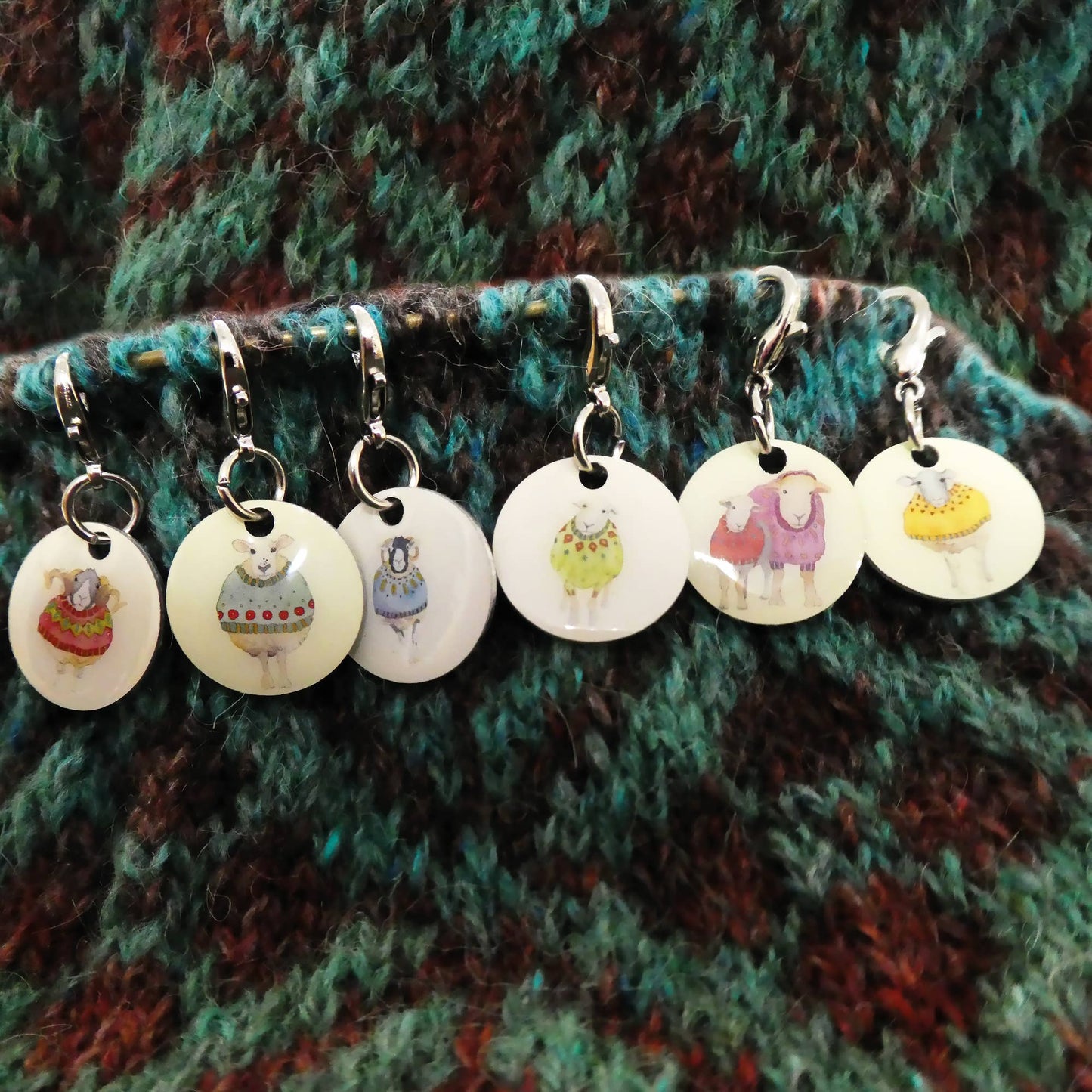 Maskemarkører i boks – karabinkrok – Sheep In Sweaters II – Emma Ball