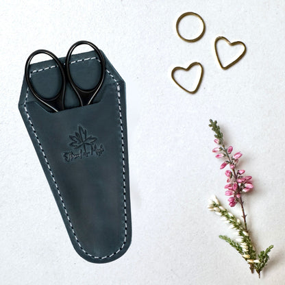 Thread and Maple magnetisk sakseetui i mykt skinn