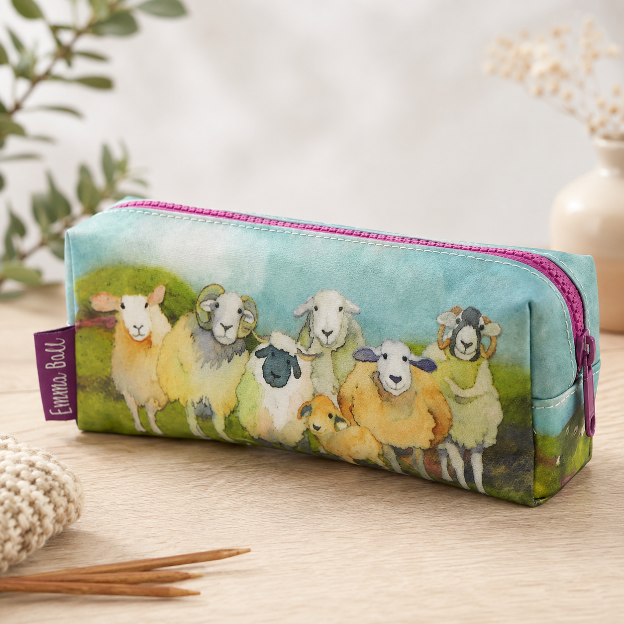 Tilbehørsveske/pennal – Felted Sheep – Emma Ball
