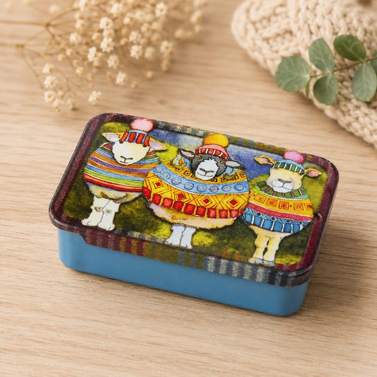 Metallboks liten – Three Sheep – Emma Ball