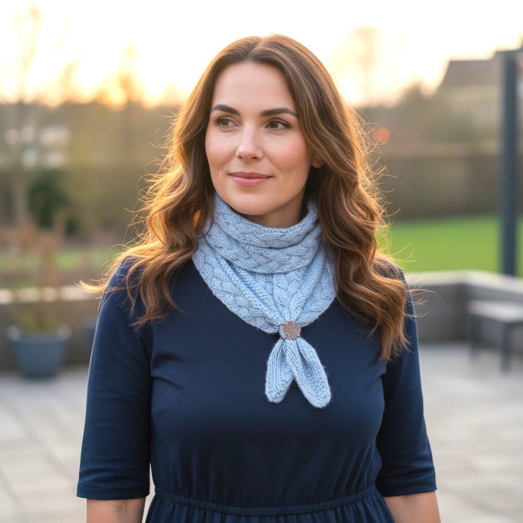 Bølgedans - skjerf med hårflette - Strikkeredet Design - 