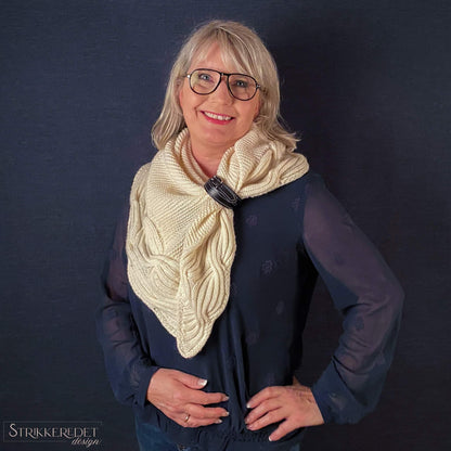 Bølgedans sjal – deilig, mykt og like vakkert på begge sider - Strikkeredet Design - Strikkeoppskrift