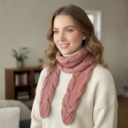 Bølgedans - skjerf med brede fletter - Strikkeredet Design - Strikkeoppskrift