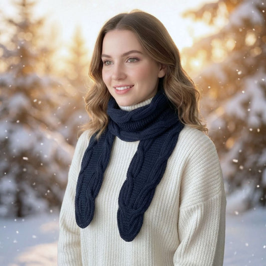 Bølgedans - skjerf med brede fletter - Strikkeredet Design - Strikkeoppskrift