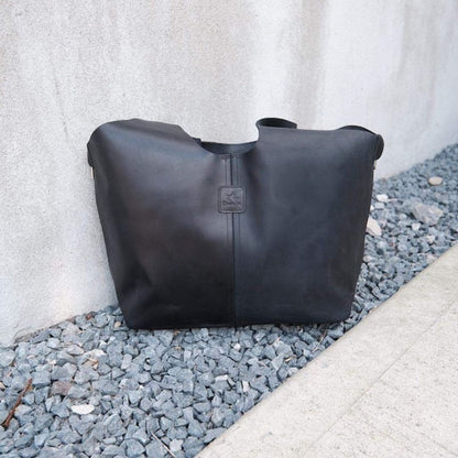 Boundless bag - stor, lekker veske i ekte lær fra Thread and Maple - Strikkeredet Design - Veske i ekte lær