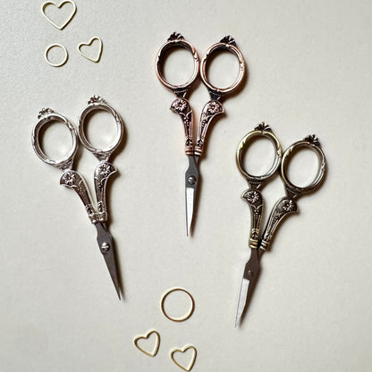 Broderisaks "Keisersaks" – en klassiker til håndarbeid - Strikkeredet Design - Annet strikketilbehør