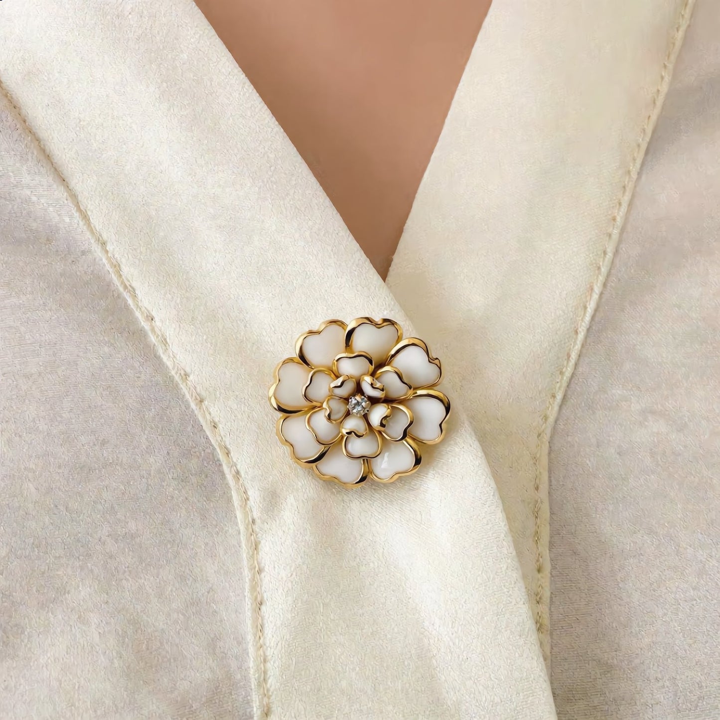 Clip on pynteknapp A – Blomsterdrøm (stor) - Strikkeredet Design - 