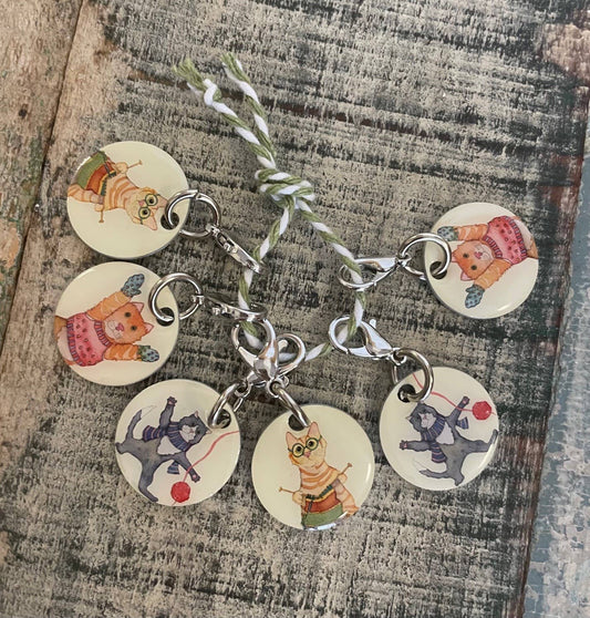 Emma Ball maskemarkører med karabinkrok – Kittens in mittens - Strikkeredet Design - Annet strikketilbehør