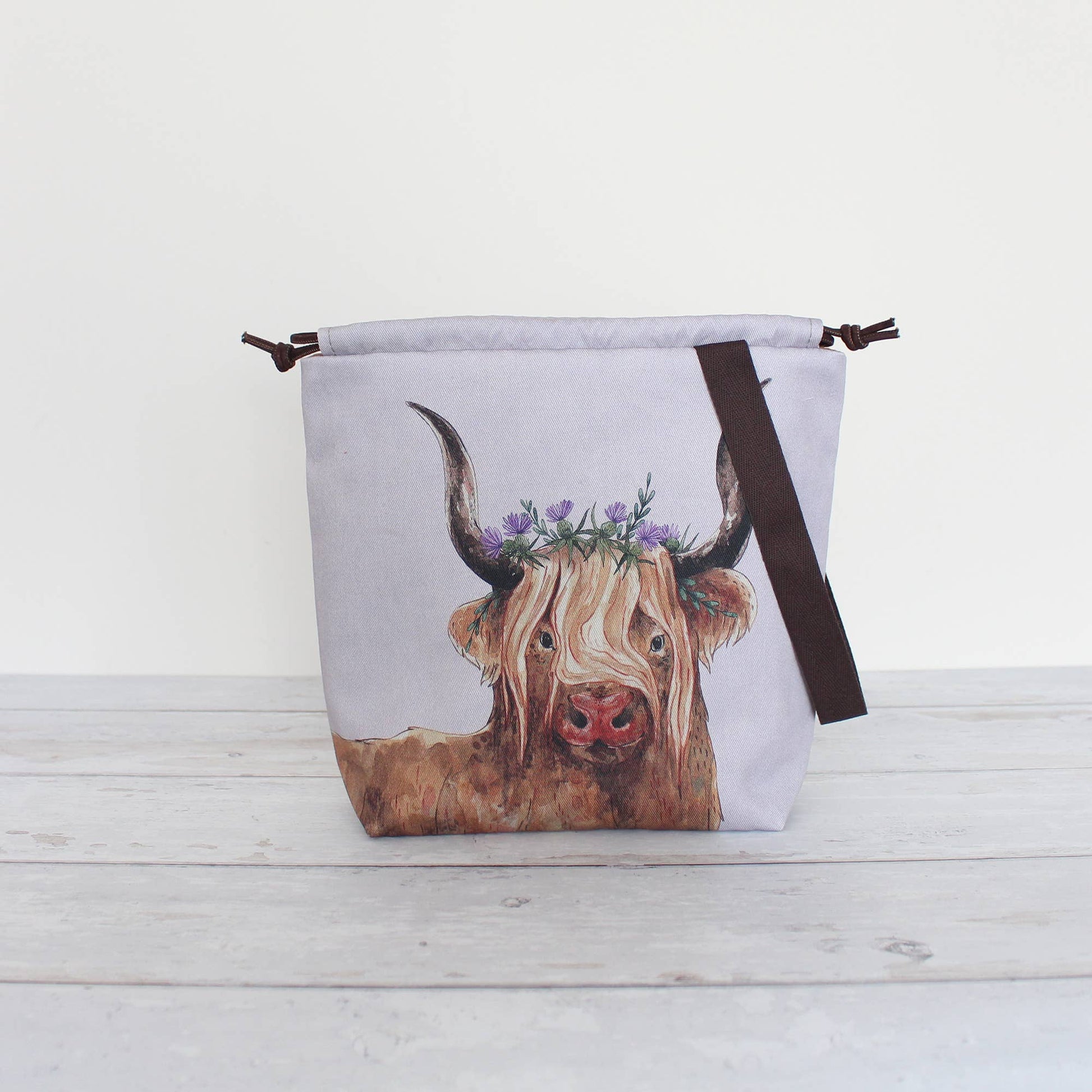 Fiona the Highland Cow – Prosjektpose – The Blue Rabbit House - Strikkeredet Design -