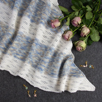 Havbris sjal - perfekt for både nybegynnere og erfarne strikkere - Strikkeredet Design - Strikkeoppskrift