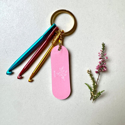 Heklenåler i aluminium med neglefil – praktisk og alltid tilgjengelig - Strikkeredet Design - Annet strikketilbehør