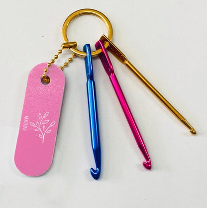 Heklenåler i aluminium med neglefil – praktisk og alltid tilgjengelig - Strikkeredet Design - Annet strikketilbehør