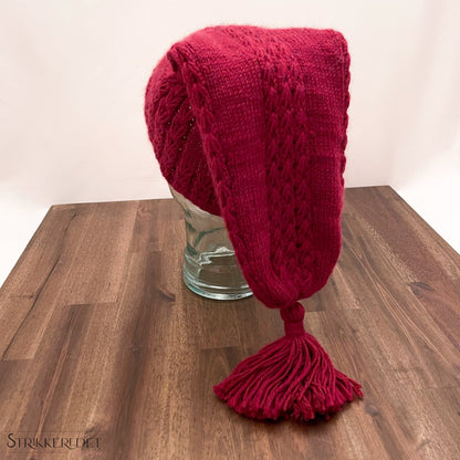 Hjelpenissens langlue – en sjarmerende og varm nisselue for både store og små - Strikkeredet Design - Strikkeoppskrift