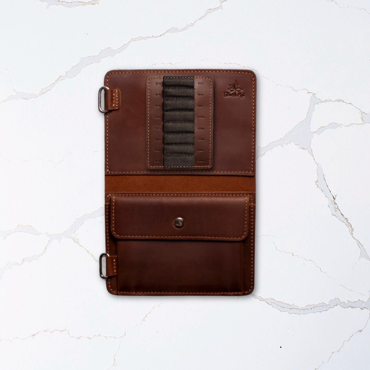 Innleggsside for ekstra pinnetupper – passer ordinær og jumbo perm - Strikkeredet Design - Thread and Maple innleggsmapper for strikkeverktøy