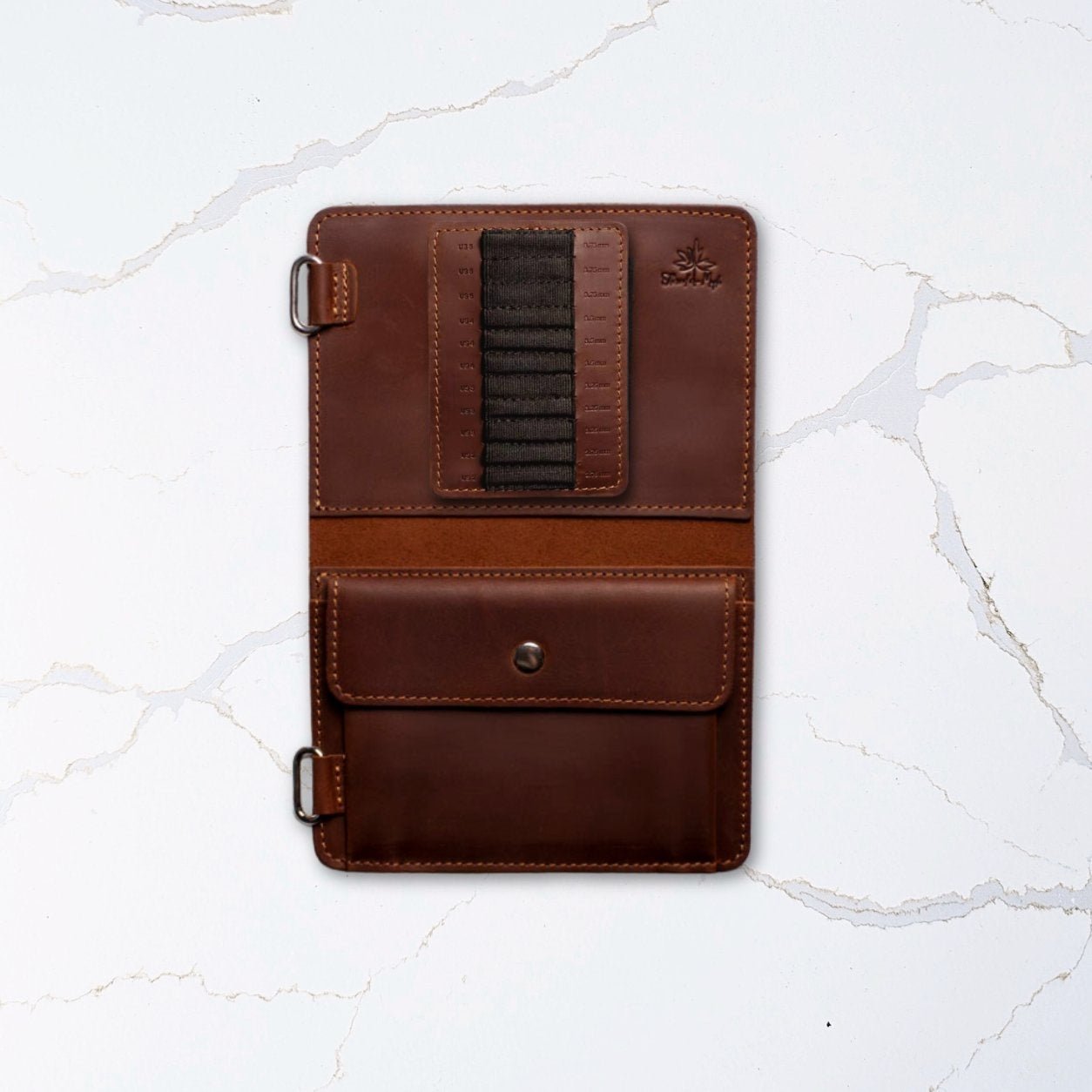 Innleggsside for ekstra pinnetupper – passer ordinær og jumbo perm - Strikkeredet Design - Thread and Maple innleggsmapper for strikkeverktøy