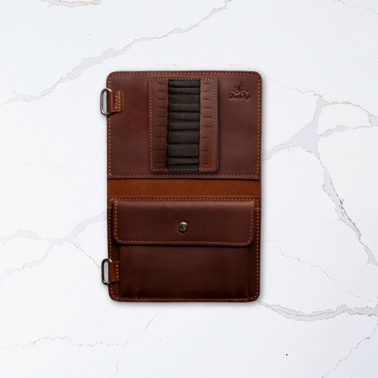 Innleggsside for ekstra pinnetupper – passer ordinær og jumbo perm - Strikkeredet Design - Thread and Maple innleggsmapper for strikkeverktøy