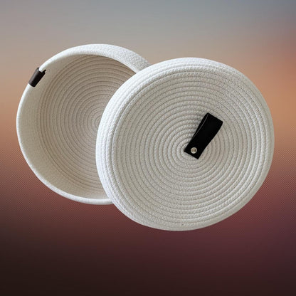 Kurv 1 - lav og bred, med lokk - Strikkeredet Design - 