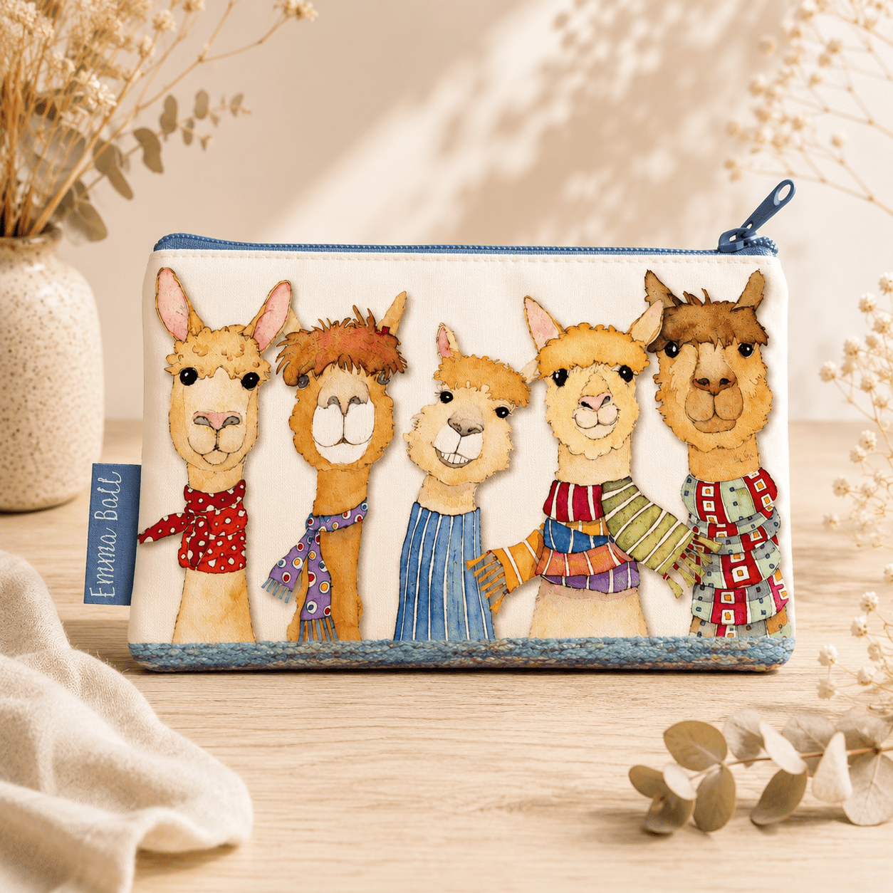 Liten tilbehørsveske – Happy alpacas – Emma Ball - Strikkeredet Design -