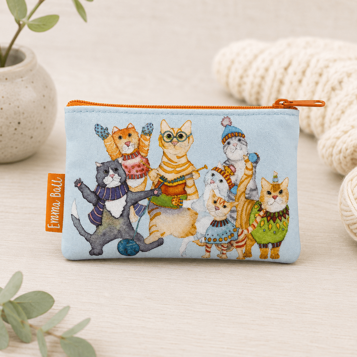 Liten tilbehørsveske – Kittens In Mittens – Emma Ball - Strikkeredet Design -