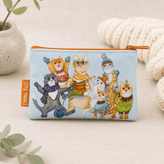 Liten tilbehørsveske – Kittens In Mittens – Emma Ball - Strikkeredet Design -