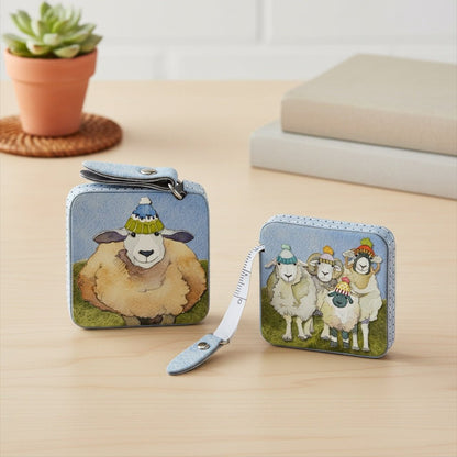 Målebånd – happy sheep – Emma Ball - Strikkeredet Design -