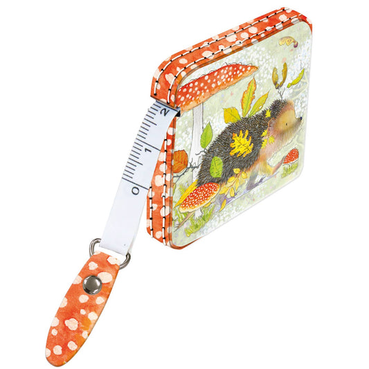 Målebånd – hedgehog / fox – Emma Ball - Strikkeredet Design - 