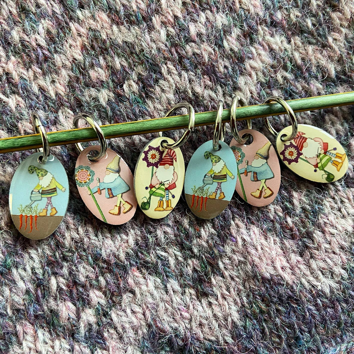 Maskemarkører i boks – ring – Crafting Gnomes – Emma Ball - Strikkeredet Design - Strikketilbehør
