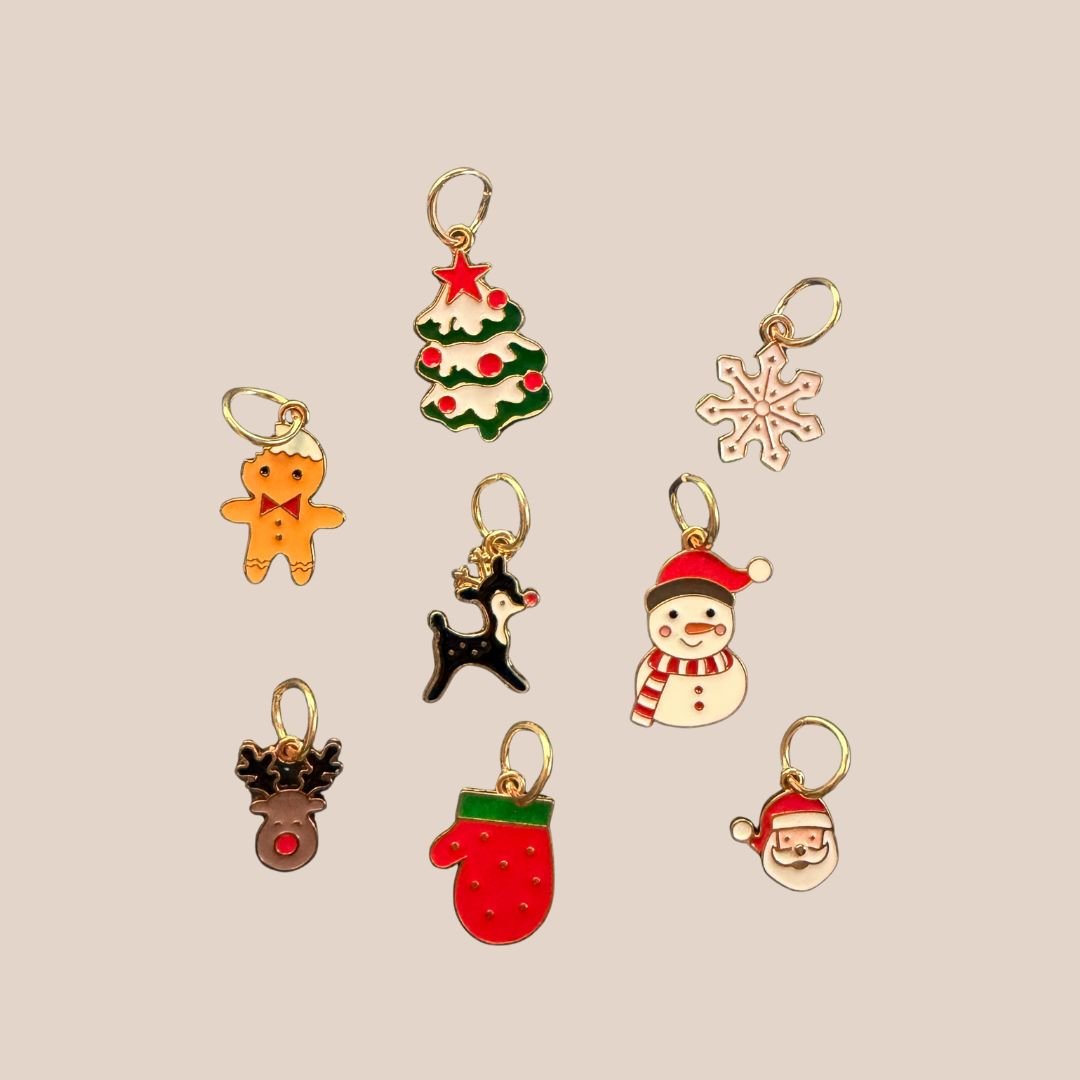 Maskemarkør – gullfarget med julemotiv - Strikkeredet Design - Annet strikketilbehør