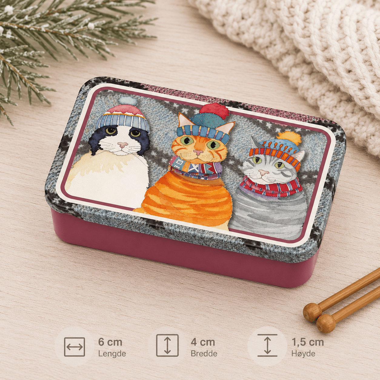 Metallboks liten – Cats In Hats – Emma Ball - Strikkeredet Design -