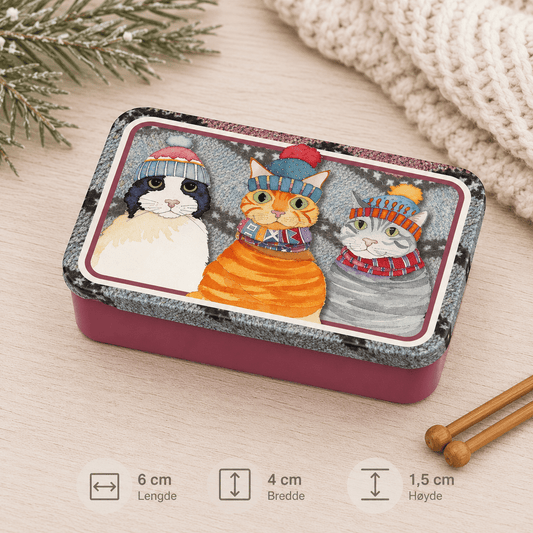 Metallboks liten – Cats In Hats – Emma Ball - Strikkeredet Design -