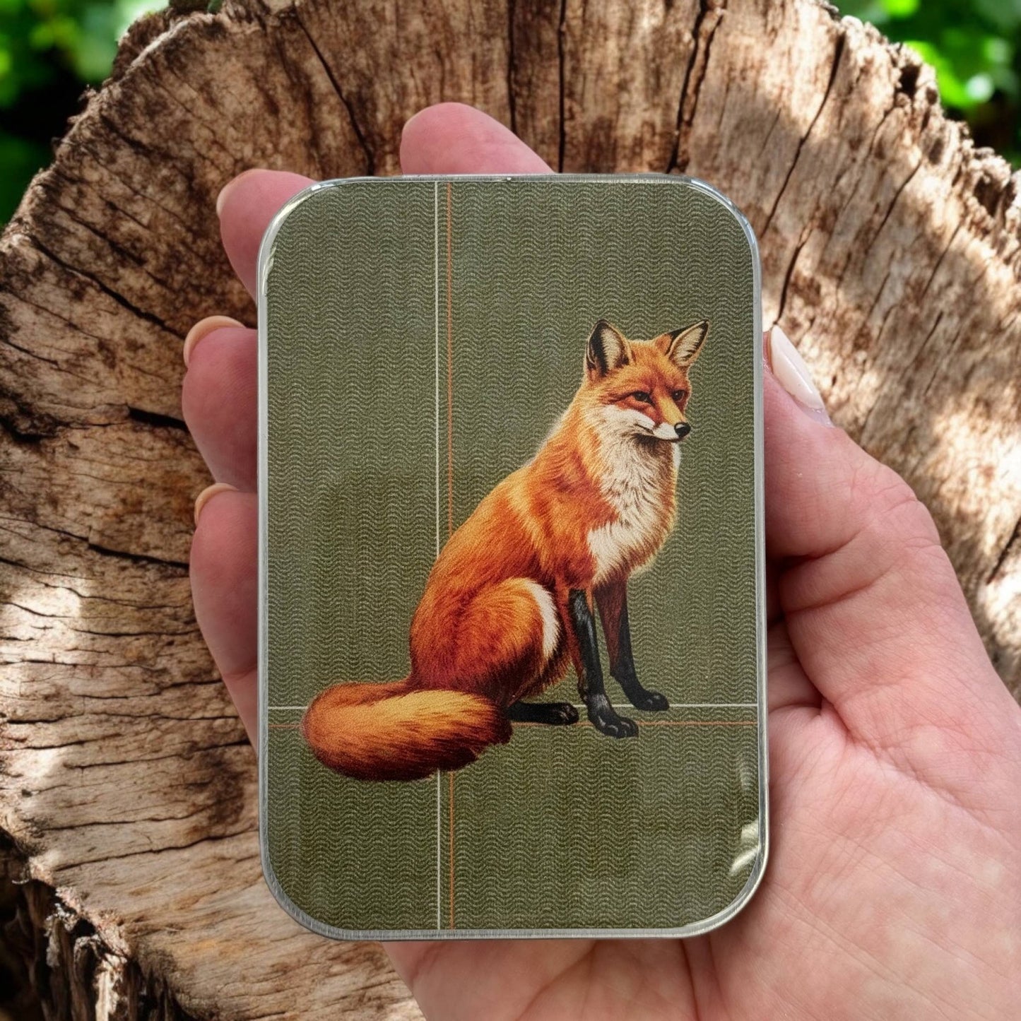 Metallboks – rev i skogen – Firefly Notes - Strikkeredet Design - Tilbehør