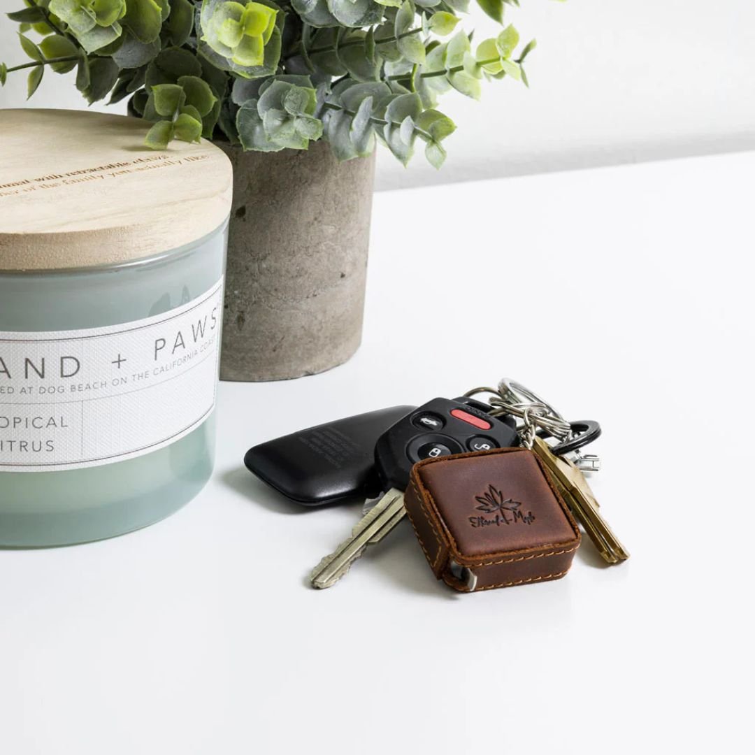 Mini - målebånd i skinn – liten og superpraktisk! - Strikkeredet Design - Thread and Maple håndlagde lærprodukter