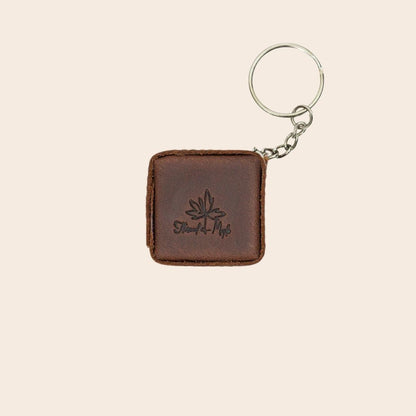 Mini - målebånd i skinn – liten og superpraktisk! - Strikkeredet Design - Thread and Maple håndlagde lærprodukter