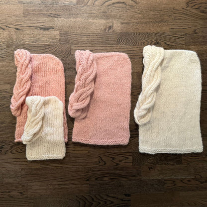 Mini waves balaclava – en kledlig, varm og stilfull balaklava for kalde dager - Strikkeredet Design - Strikkeoppskrift