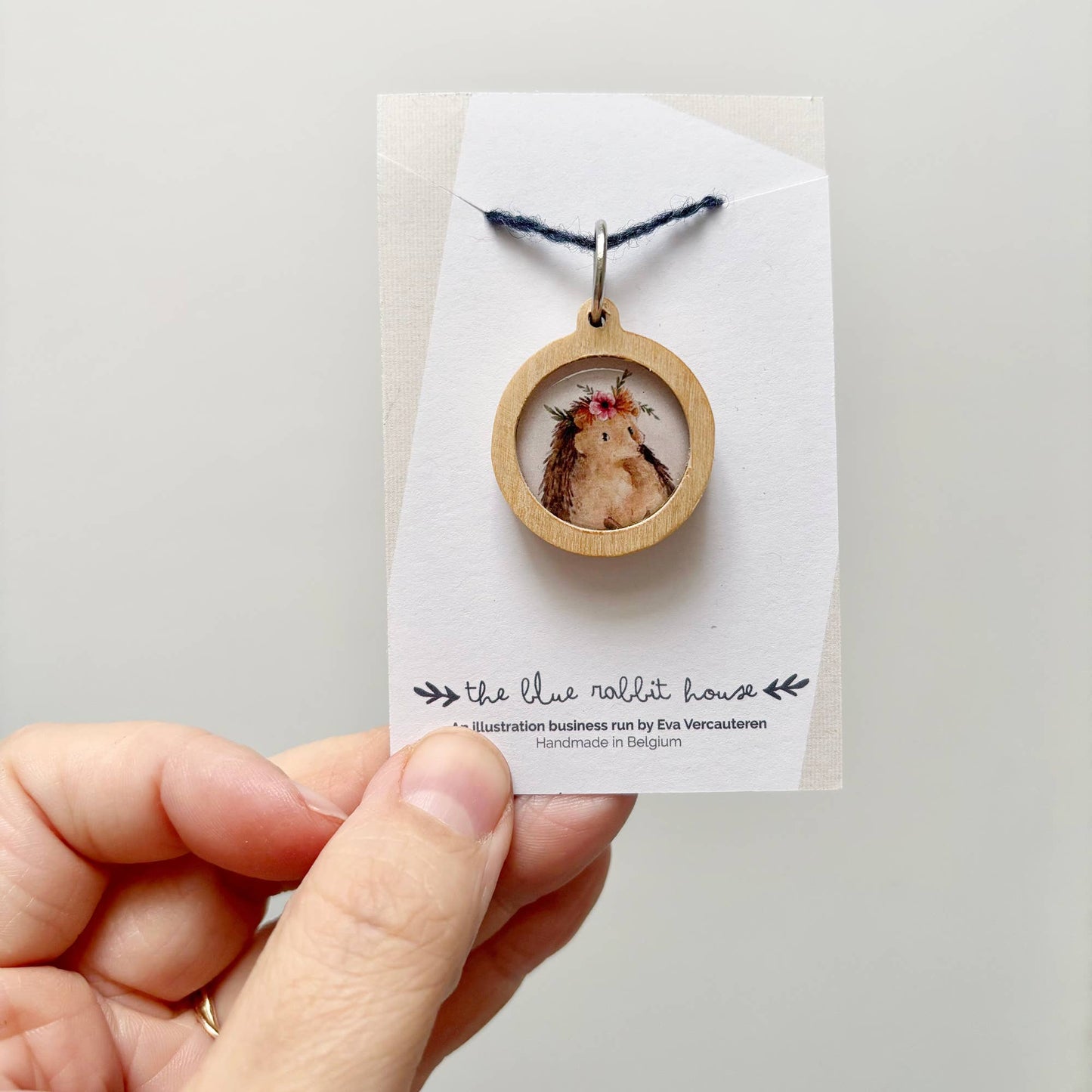 Nikki the Hedgehog – Maskemarkør – The Blue Rabbit House - Strikkeredet Design -