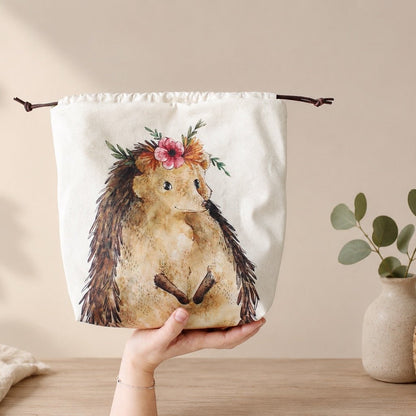 Nikki the Hedgehog – Prosjektpose – The Blue Rabbit House - Strikkeredet Design -