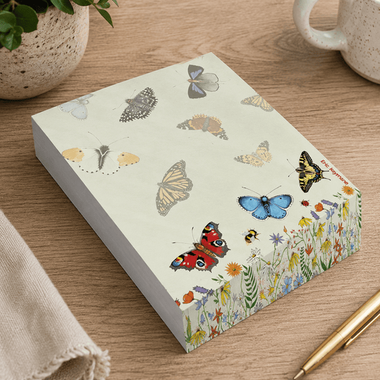 Notatblokk (skrå kant) – butterflies – Emma Ball - Strikkeredet Design -