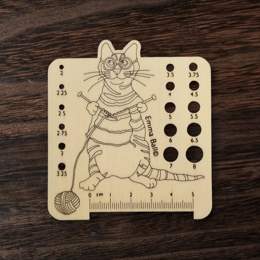 Pinnemåler i tre – Kittens In Mittens (2–8 mm) – Emma Ball - Strikkeredet Design - Strikkeverktøy
