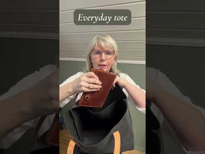 Everyday tote - veske i svart skinn fra Thread & Maple – elegant og romslig hverdagsveske