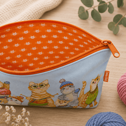 Prosjektveske med glidelås – Kittens In Mittens – Emma Ball - Strikkeredet Design -