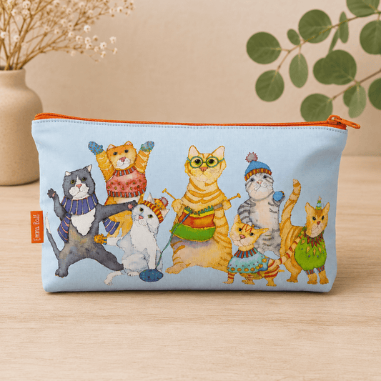 Prosjektveske med glidelås – Kittens In Mittens – Emma Ball - Strikkeredet Design -