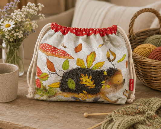 Prosjektveske med snøring – hedgehog – Emma Ball - Strikkeredet Design -