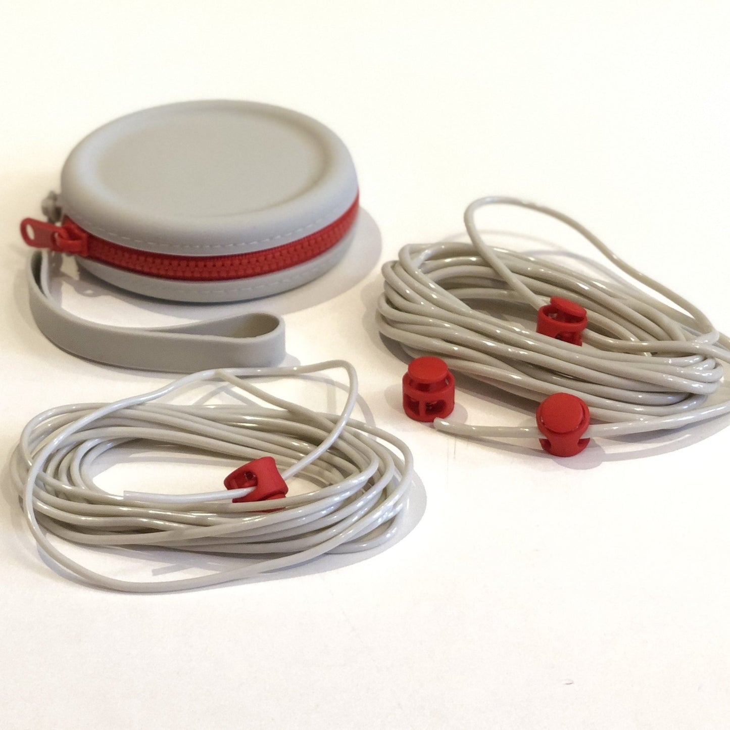 Silikon vaierveske med fleksible vaiere og praktisk trykklås - Strikkeredet Design - Annet strikketilbehør