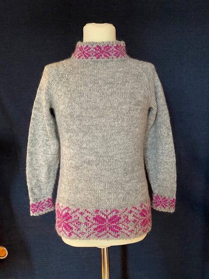 Sofies genser - Strikkeredet Design - 