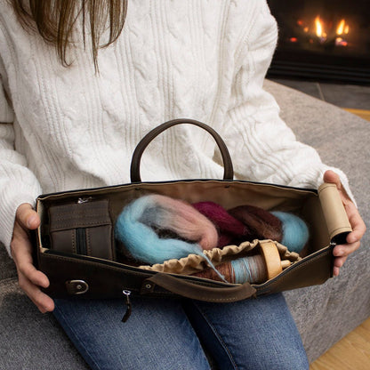 Spinneveske – designet av Andrea Mowry & Thread & Maple - Strikkeredet Design - Veske i ekte lær