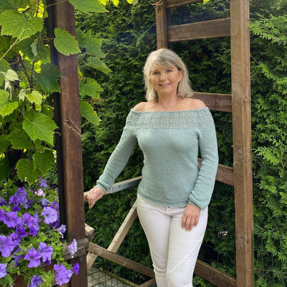 Summer date – lekker og feminin sommertopp med to bruksmåter - Strikkeredet Design - Strikkeoppskrift