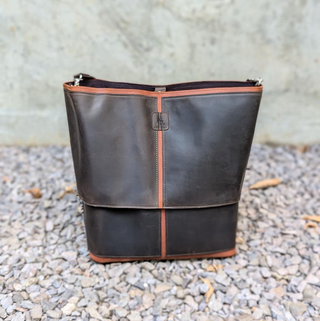 Telescopic Tote – vesken som vokser med prosjektet ditt! - Strikkeredet Design - Veske i ekte lær