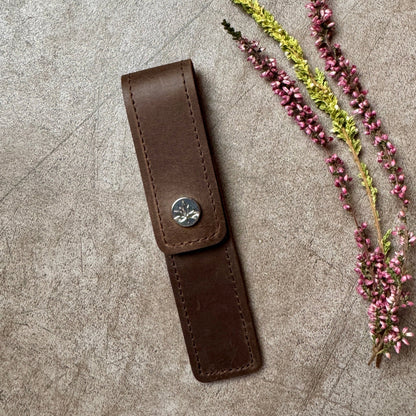 Thread and Maple flettepinne - etui i mykt skinn - Strikkeredet Design - Thread and Maple håndlagde lærprodukter