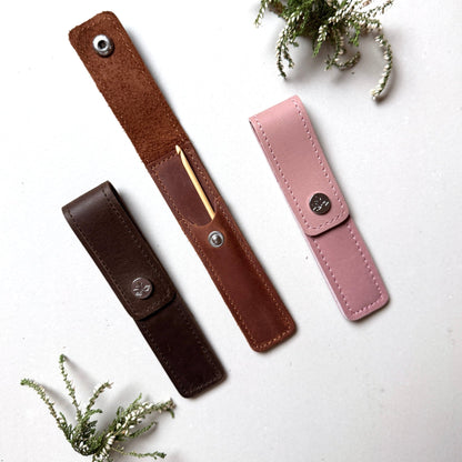 Thread and Maple flettepinne - etui i mykt skinn - Strikkeredet Design - Thread and Maple håndlagde lærprodukter